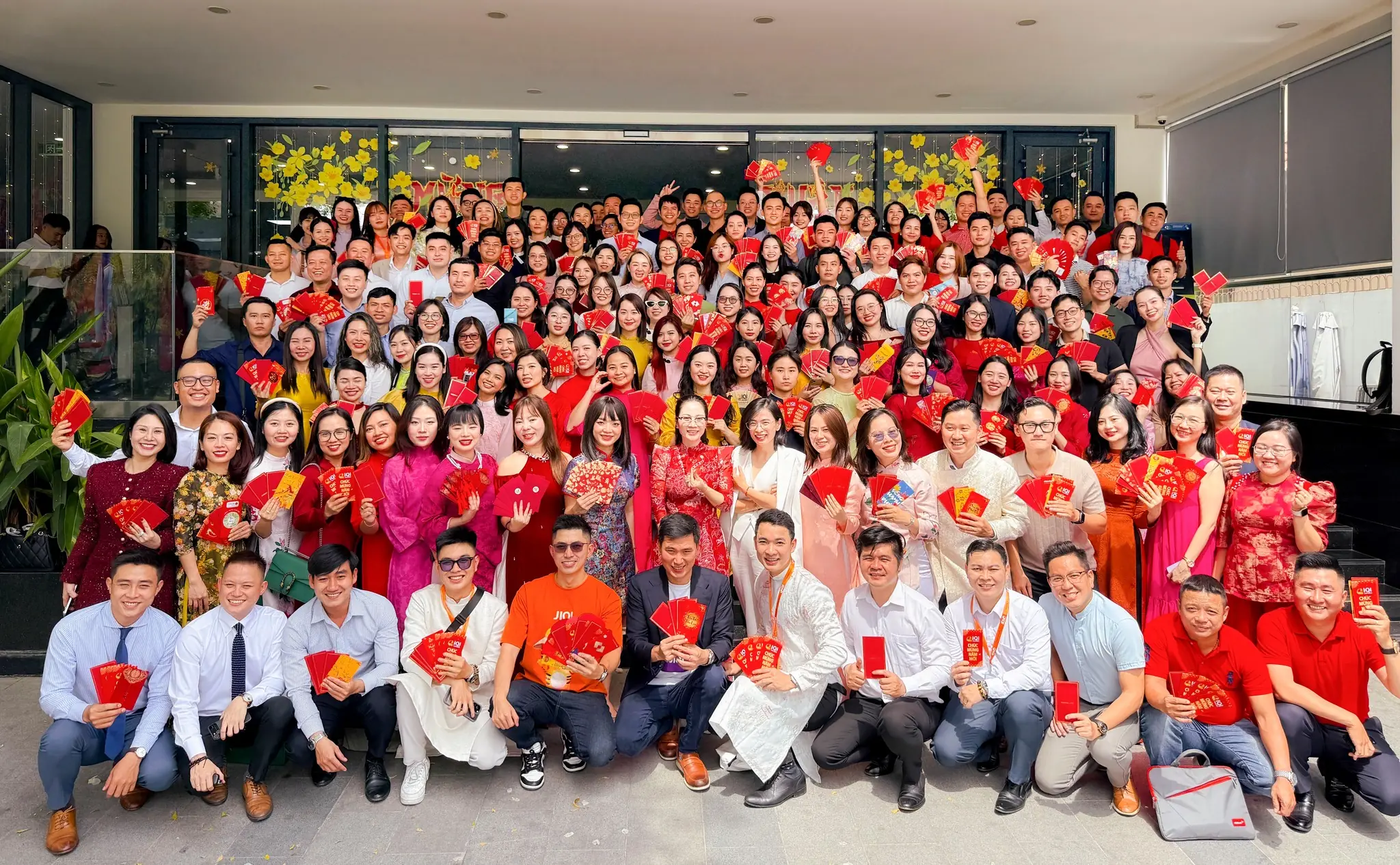Hinh cong ty IQI Viet Nam 2